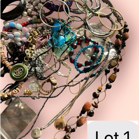 Jewelry Lot Over 1 lb Of Craft Jewelry Most Wearable Vintage -Modern Some Resell - Picture 4 of 11